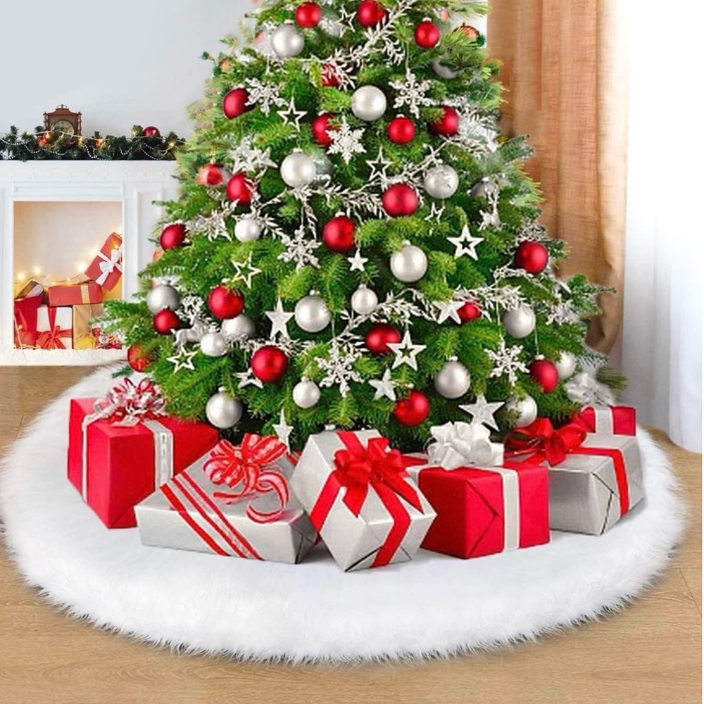 60 Inch Luxury Christmas Tree Skirt 🎄: Made of premium faux rabbit fur. - Picture 4 of 8